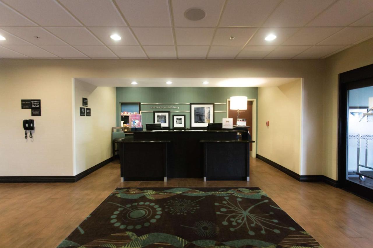 Hampton Inn&Suites Middlebury Exterior foto